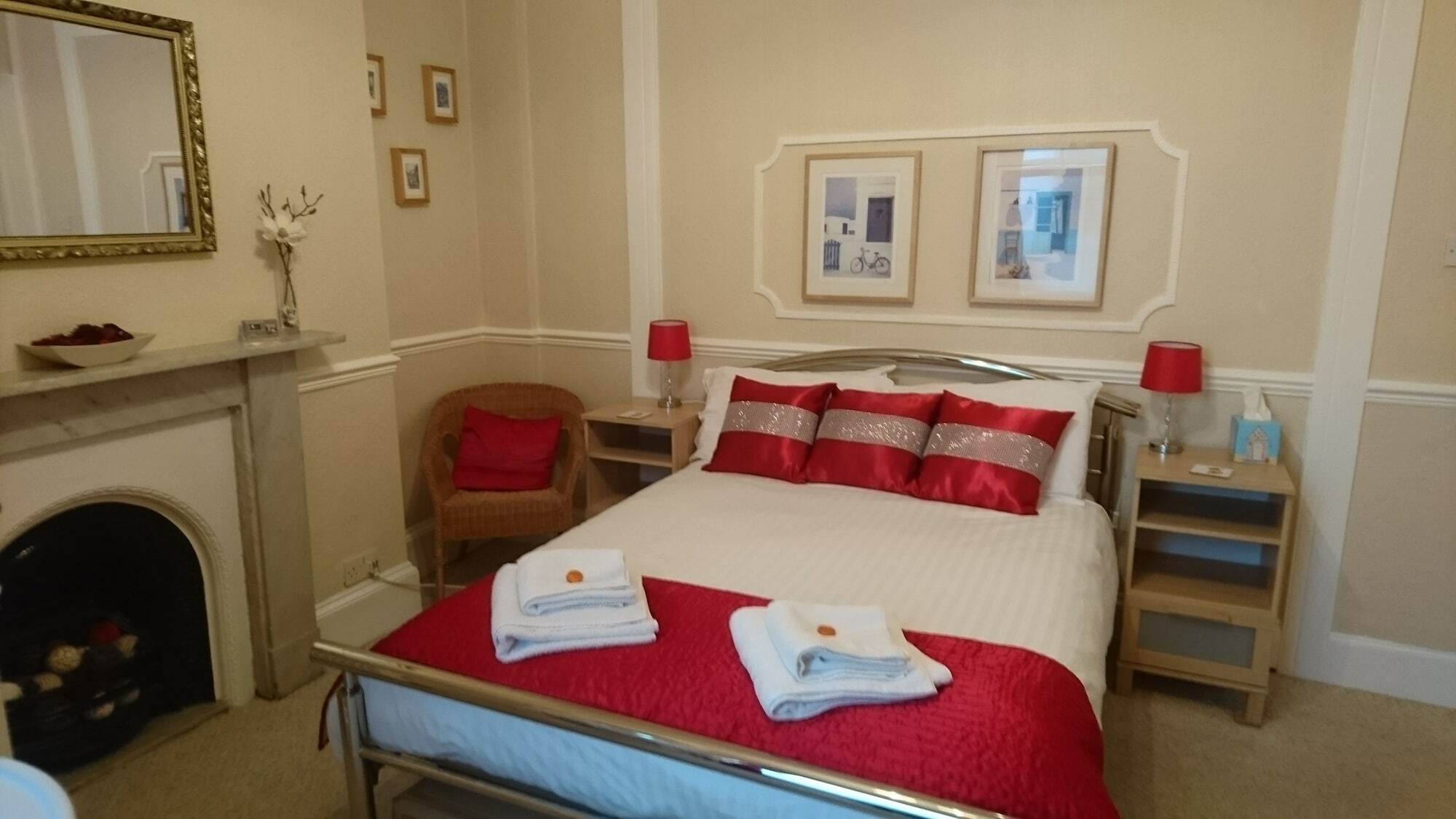 Lawnswood Guest House ทอร์คิ ภายนอก รูปภาพ